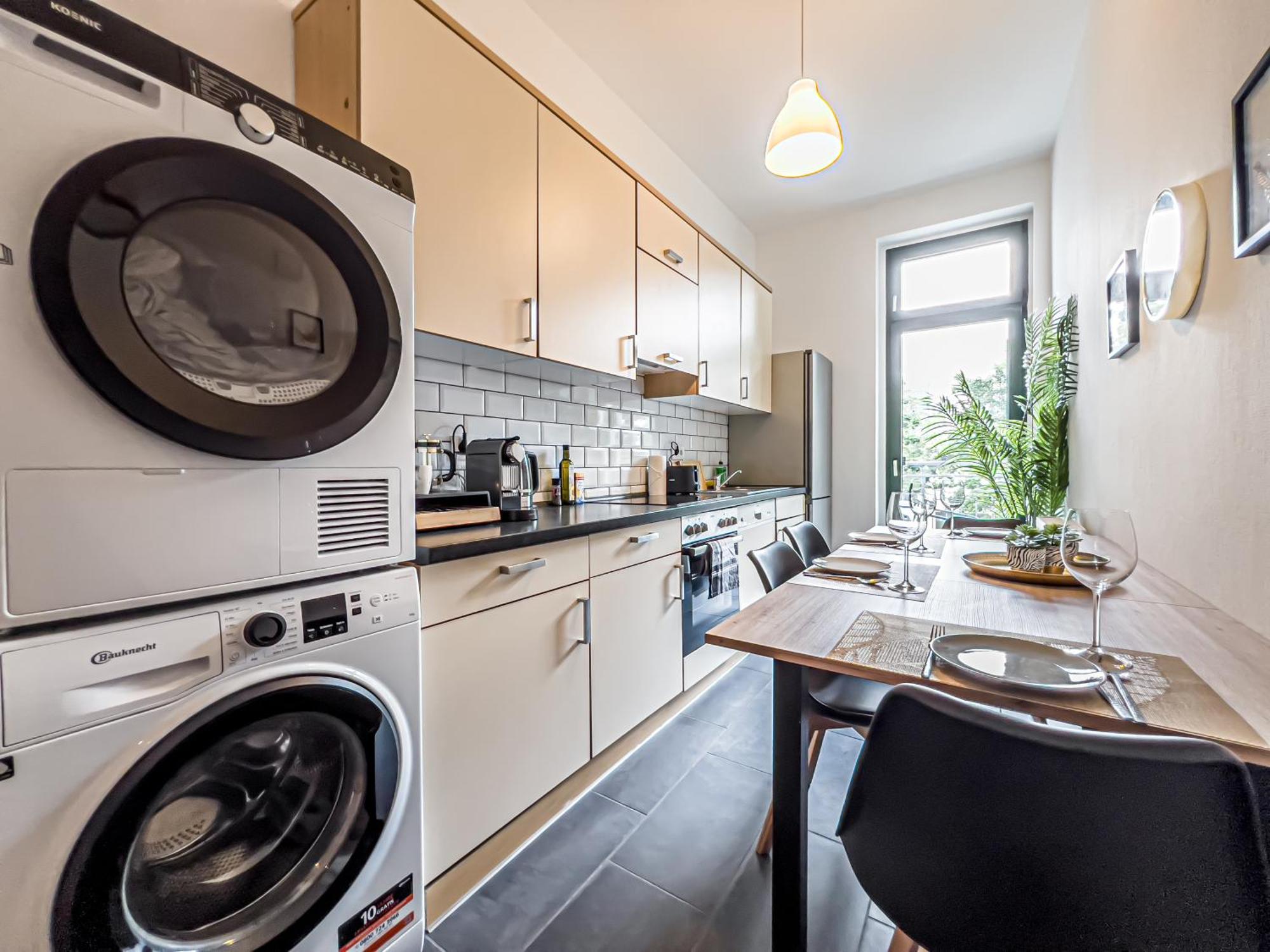 Grosse 3 Schlafzimmer Unterkunft Mit Kueche, Bad, Waschmaschine & Balkon Am Zoo Leipzig Exteriör bild